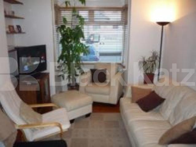 			2 Bedroom, 1 bath, 1 reception Flat			 Brackenbury Road, EAST FINCHLEY N2